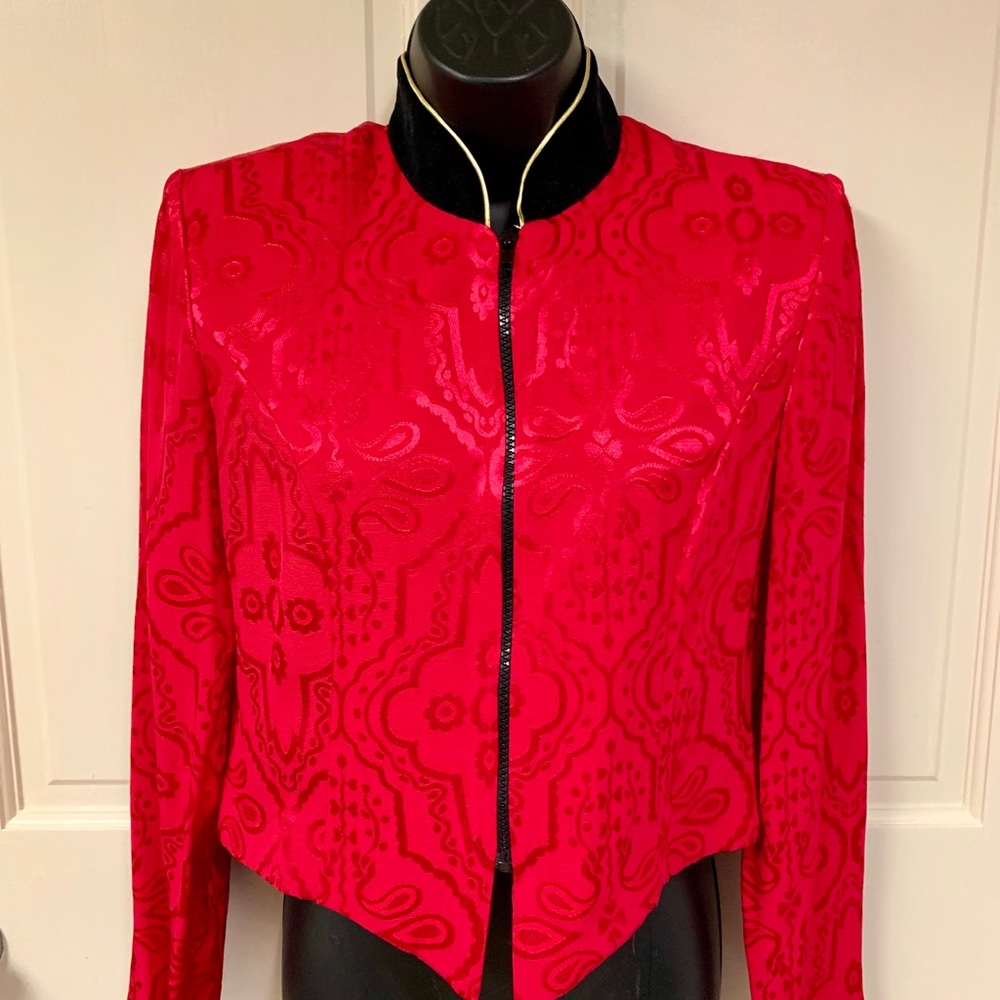 Vintage Victorian-inspired blazer!!!